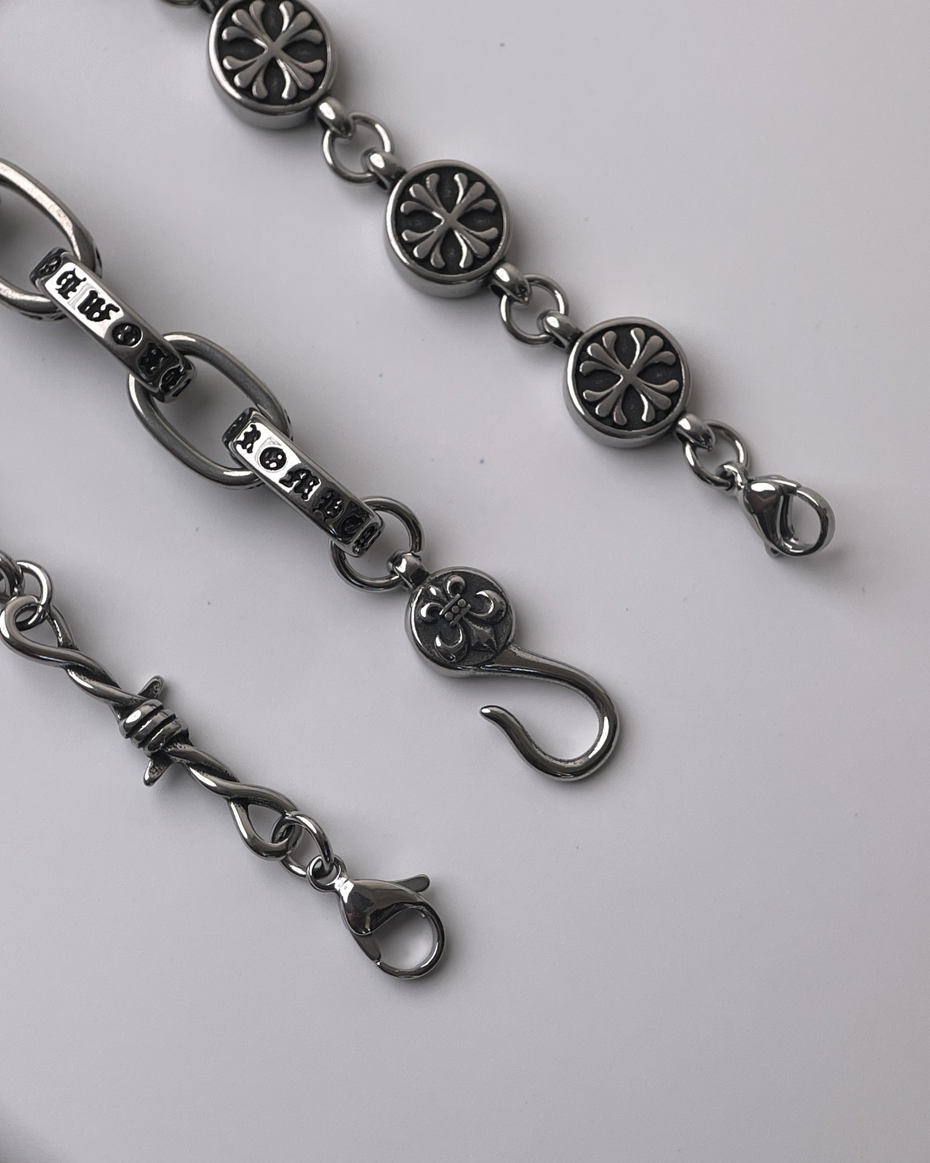BRACELET