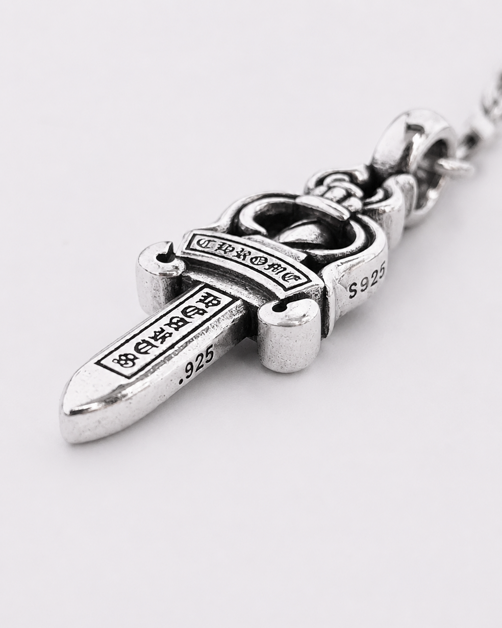 CH SOVEREIGN DAGGER LONG NECKLACE
