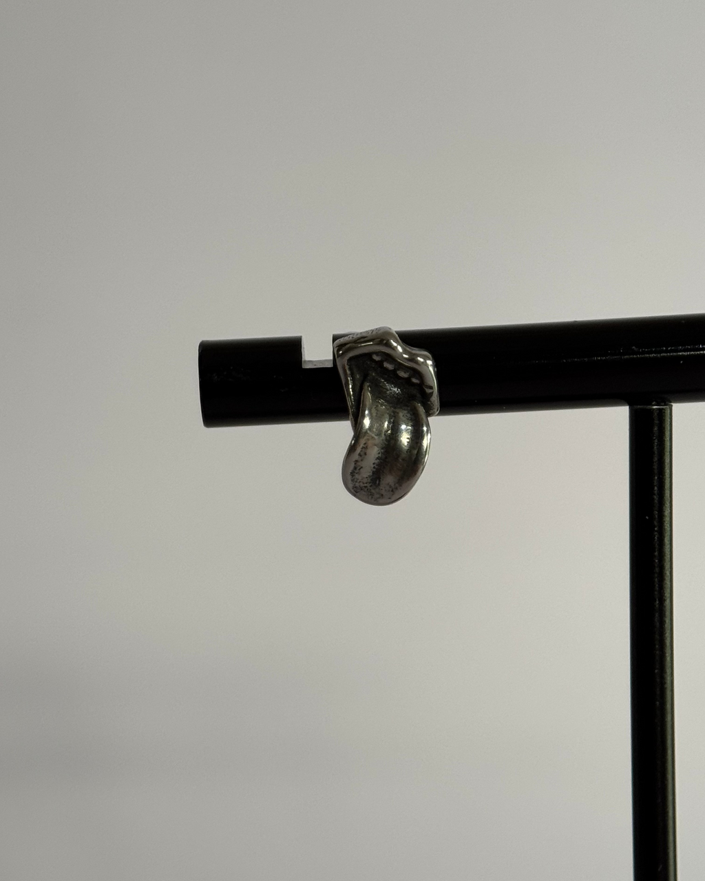 ROLLING EARRING