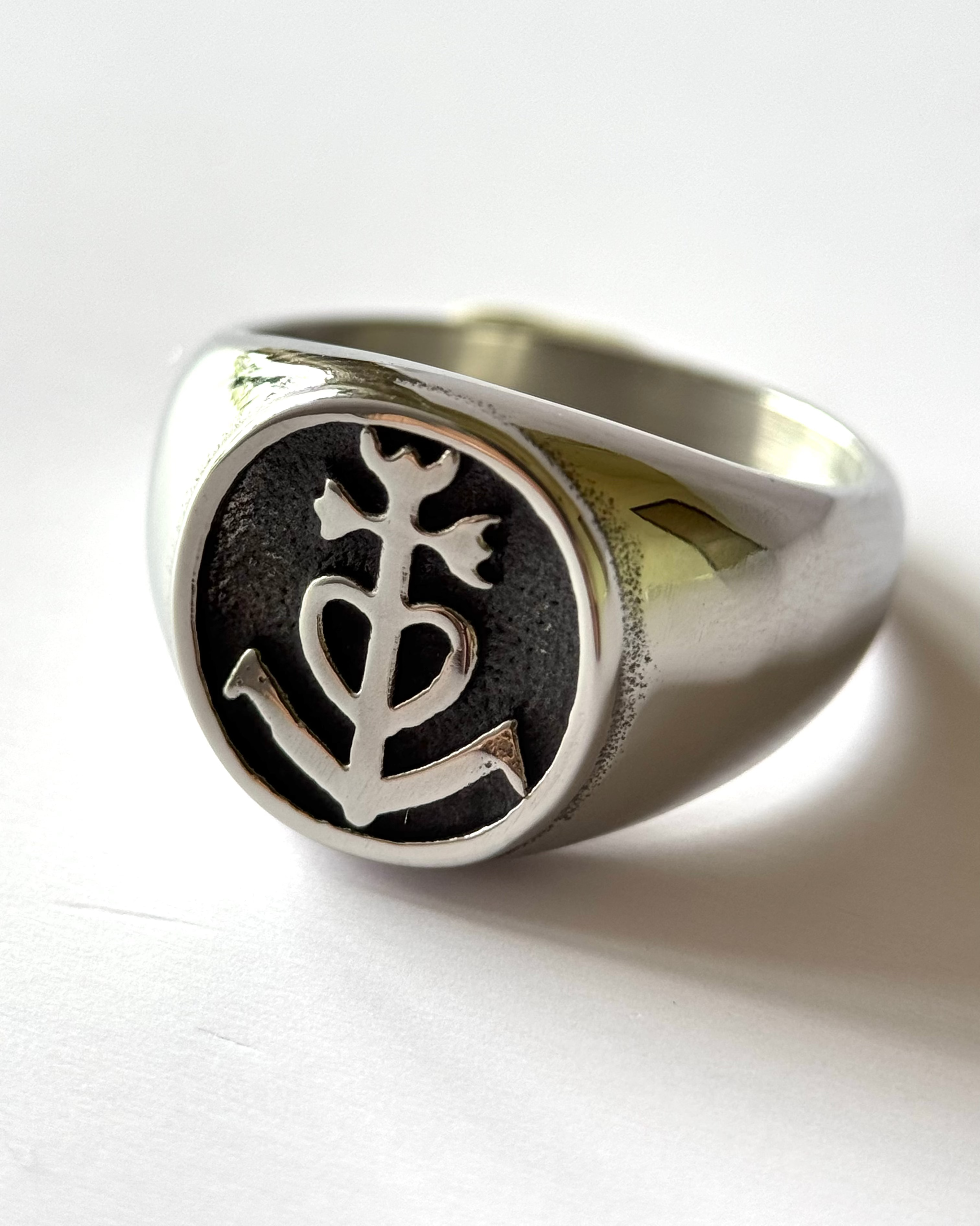 Camargue Cross Ring