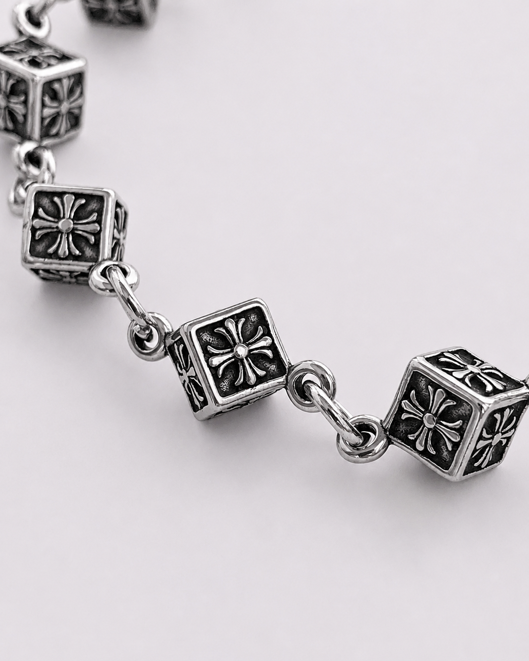 CH DARK CUBE