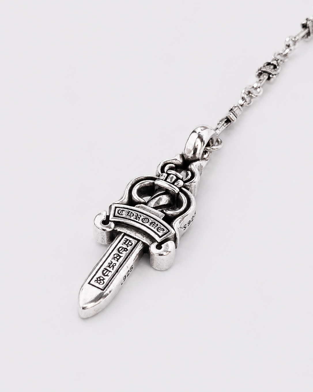 CH SOVEREIGN DAGGER LONG NECKLACE